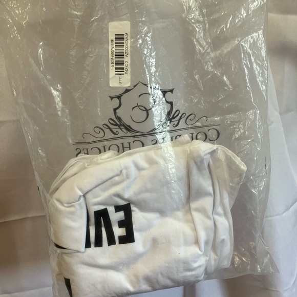 White Graphic Tee - I AM EVERYTHING - Picture 3 of 5